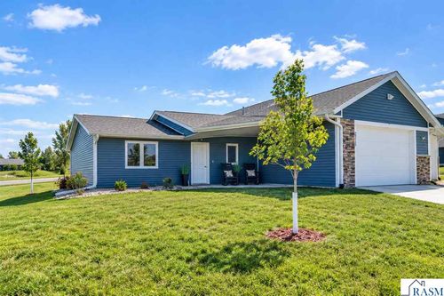 2215 Lake Ave, New Ulm, MN, 56073-4905 | Card Image