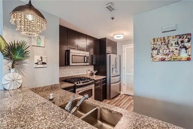 APT-1507 - 3338 Peachtree Rd Ne, Condo with 2 bedrooms, 2 bathrooms and 2 parking in Atlanta GA | Image 15