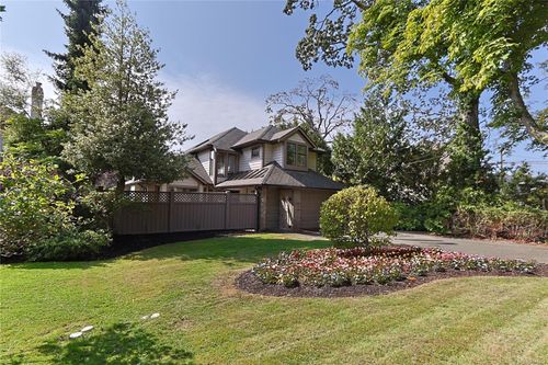 2317 Windsor Rd, Oak Bay, BC, V8S3E4 | Card Image