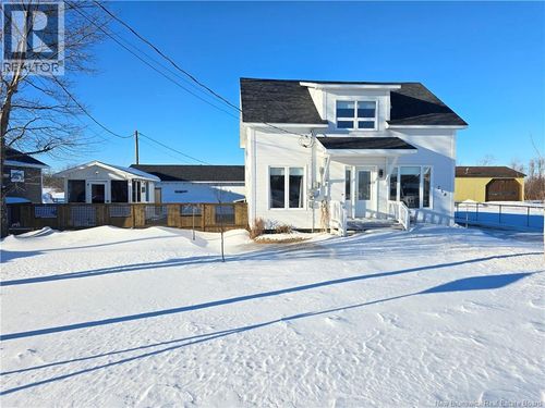 258 Parc St W, Beresford, NB, E8K2E8 | Card Image