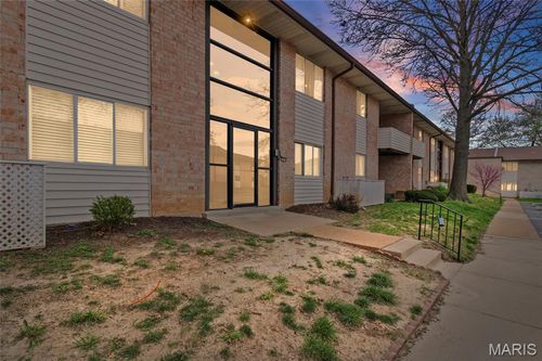 g-10135 Sakura Dr, Saint Louis, MO, 63128-1369 | Card Image