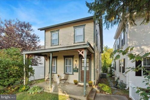 617 Manchester Ave, MEDIA, PA, 19063-3905 | Card Image