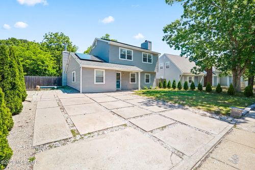 3 Ocean Ave, Barnegat, NJ, 08005-1404 | Card Image