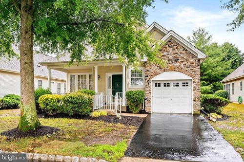 10 Hummingbird Dr, Hamilton, NJ, 08690-3557 | Card Image