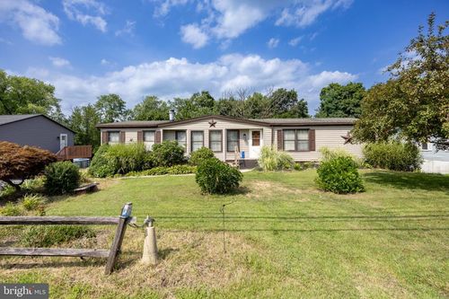 1215 E Main St, Douglassville, PA, 19518-9111 | Card Image