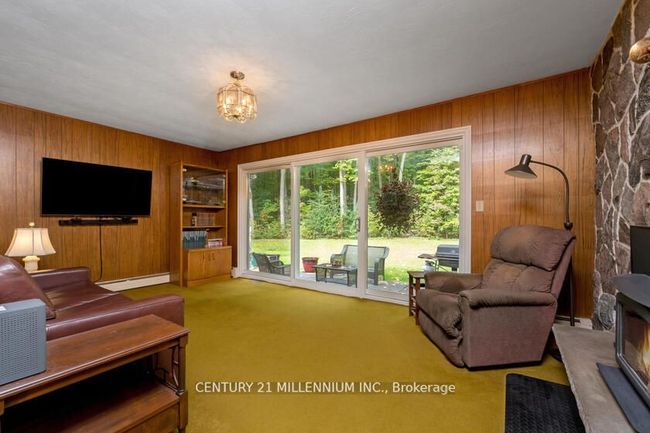 1264 Olde Base Line Rd, House other with 3 bedrooms, 2 bathrooms and 10 parking in Terra Cotta ON | Image 9