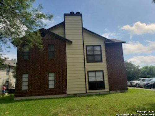 810 Station St, Converse, TX, 78109-1353 | Card Image