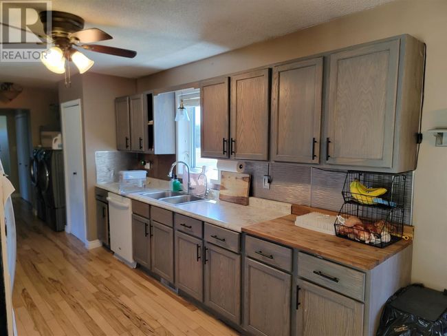 19284 Highway 613, Home with 3 bedrooms, 2 bathrooms and null parking in Devlin ON | Image 4