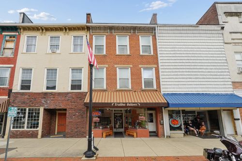 110 W Main St, Circleville, OH, 43113-1620 | Card Image