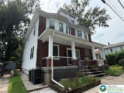 712 N Bishopthorpe St, Fountain Hill, PA, 18015-2608 | Card Image