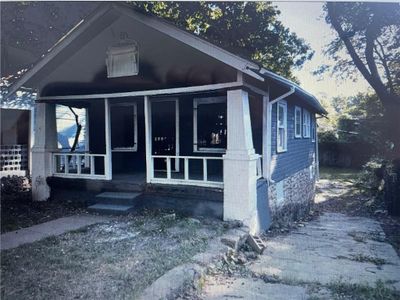 View of front facade with covered porch | Image 2