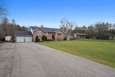 2438 Ma Browns Rd, House other with 3 bedrooms, 3 bathrooms and 14 parking in Port Perry ON | Image 3