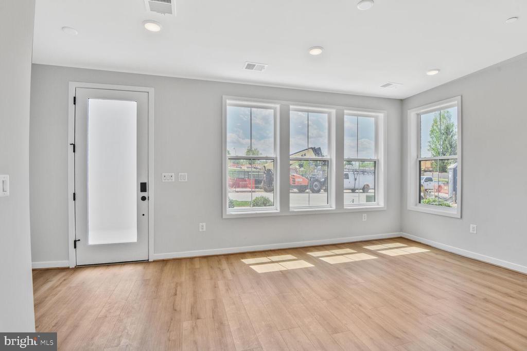 Residential Lease in NORTH BETHESDA 5