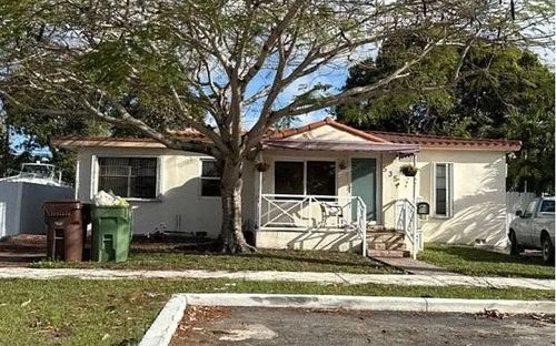 535 E 13th St, Hialeah, FL, 33010-3659 | Card Image