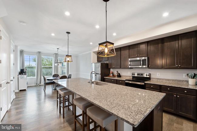 18216 Summit Pointe Dr, Townhouse with 3 bedrooms, 4 bathrooms and null parking in TRIANGLE VA | Image 4