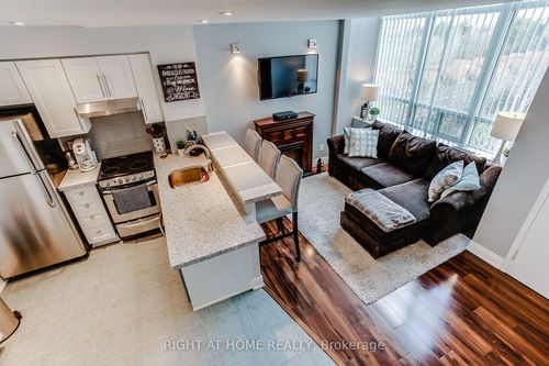 426-300 Manitoba St, Etobicoke, ON, M8Y4G6 | Card Image