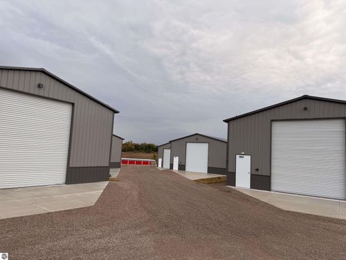 6-2821 Lynx Ln, Kingsley, MI, 49649-9552 | Card Image