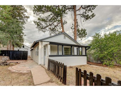 637 Stuart St, Denver, CO, 80204-2936 | Card Image