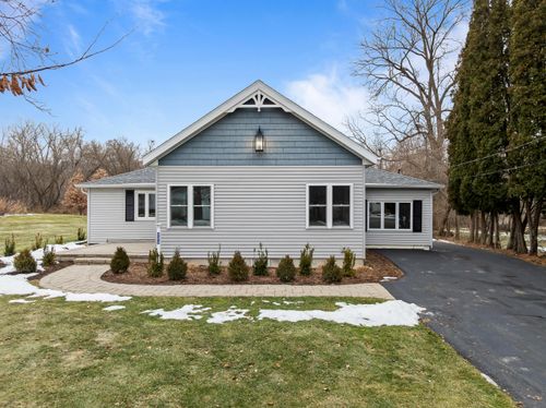 132 Fontana Ave, Fontana, WI, 53125-1234 | Card Image