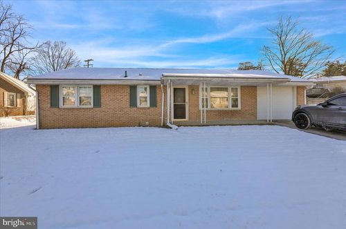 1072 Grandell Ave, READING, PA, 19605-1312 | Card Image