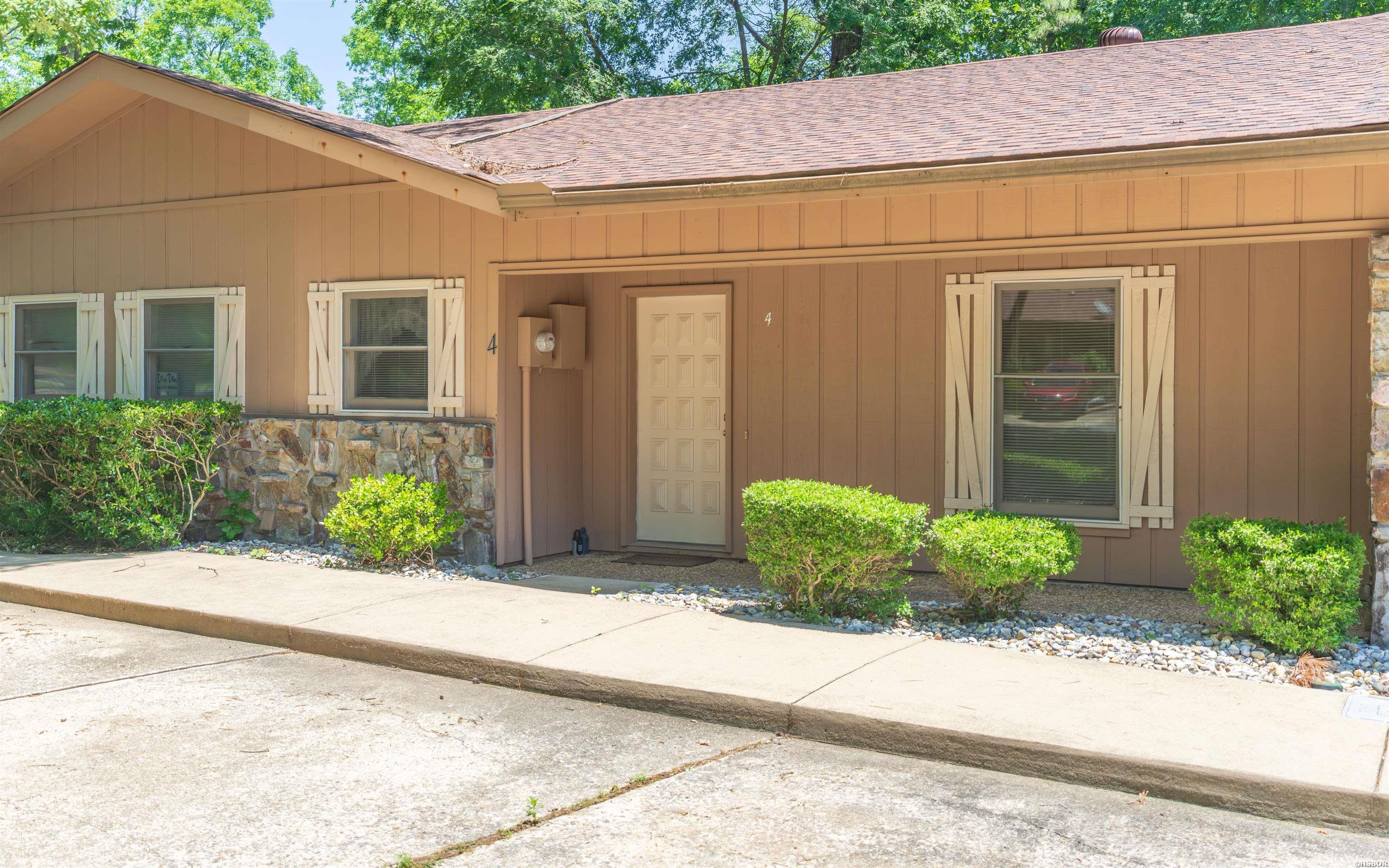 Orantes Pl, Hot Springs Village, AR 71909