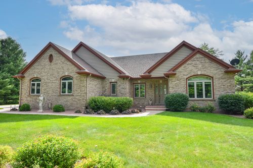 7135 Mullaney Ct, Hartford, WI, 53027-8514 | Card Image