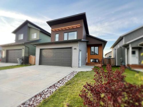 11414 106a Ave, Grande Prairie, AB, T8V6M2 | Card Image