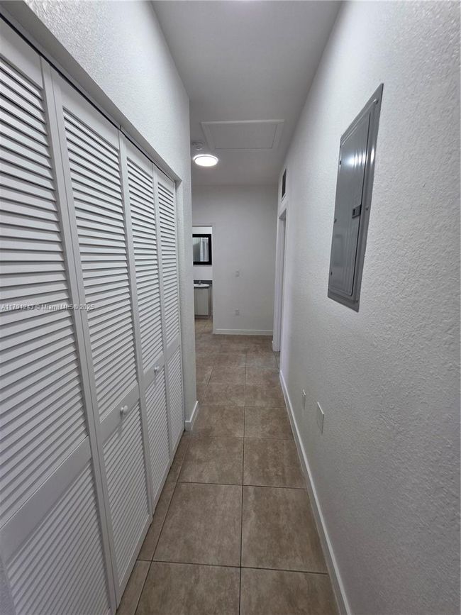 10233 Sw 176 Th St, Home with 3 bedrooms, 2 bathrooms and null parking in Miami FL | Image 13