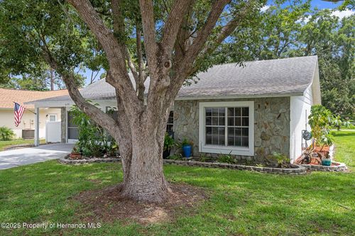 6195 Ocean Pines Ln, Spring Hill, FL, 34606-3533 | Card Image