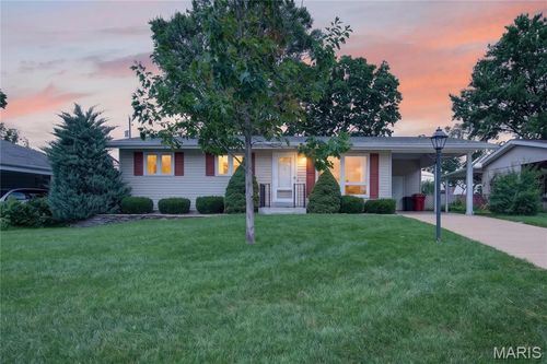 11119 Flori Drive, St Louis, MO, 63123 | Card Image