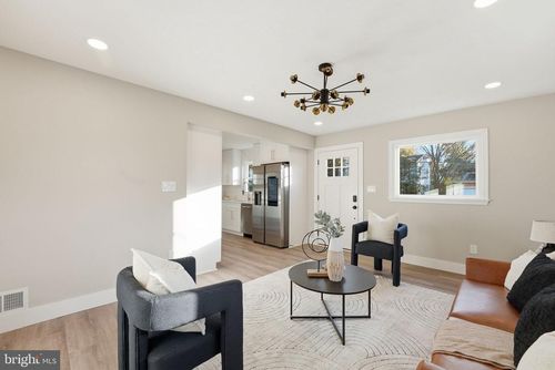 5716 Somerset Rd, RIVERDALE, MD, 20737-2848 | Card Image