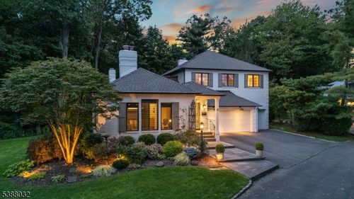 4 Stonegate Ct, Madison, NJ, 07940-2848 | Card Image