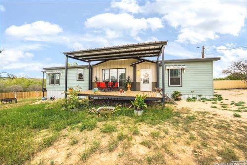 192 County Road 5635, Castroville, TX, 78009-1935 | Card Image