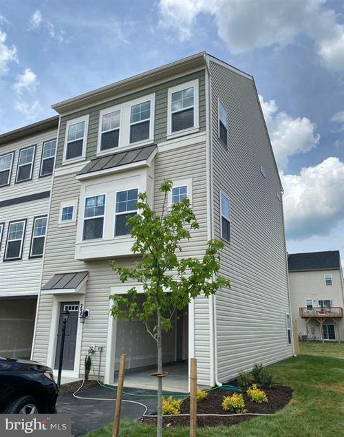 235 Crofton Ct, STEPHENSON, VA, 22656-1799 | Card Image