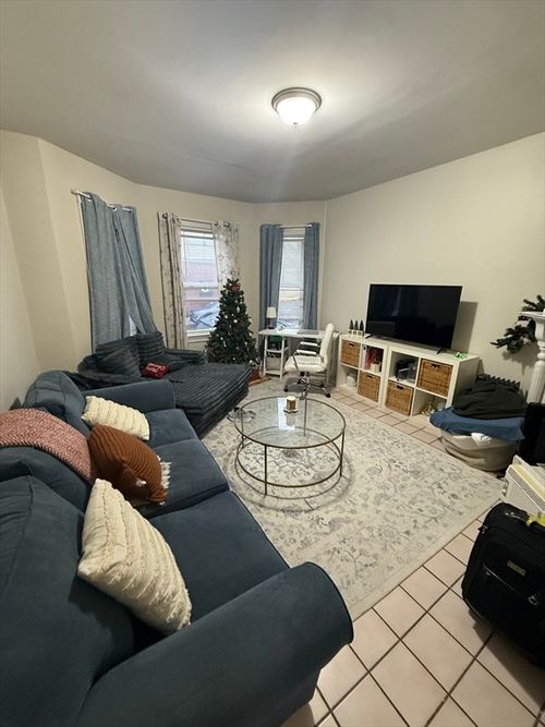 1a-190 L St, Boston, MA, 02127-4267 | Card Image