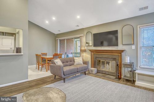 7598 Lakeside Village Dr, FALLS CHURCH, VA, 22042-7553 | Card Image