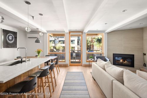 205-600 E Main St, Aspen, CO, 81611-1992 | Card Image