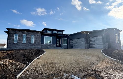 1709 Katie Ct, Davenport, IA, 52807-2907 | Card Image