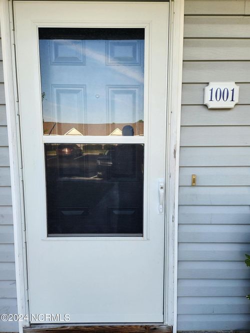 1001 Courtyard W, Newport, NC, 28570-9529 | Card Image