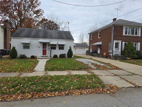 1864 17th St, Cuyahoga Falls, OH, 44223-1834 | Card Image