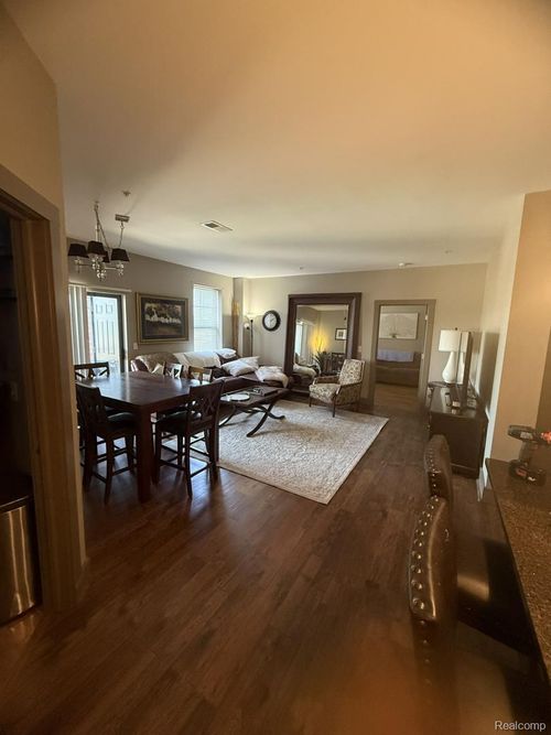 411-500 E Michigan Ave, Lansing, MI, 48912-1175 | Card Image