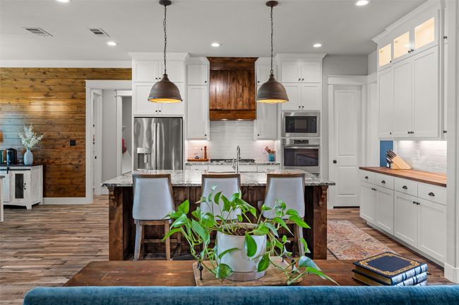 321 Kenyon Ct, House other with 4 bedrooms, 4 bathrooms and null parking in Granbury TX | Image 10