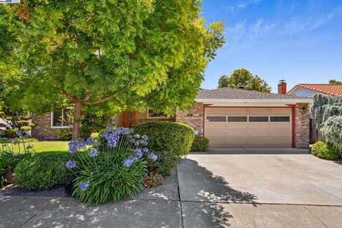 2082 Boxwood Way, Fremont, CA, 94539-6550 | Card Image