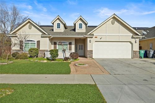 332 E Stanley Ave, Reedley, CA, 93654-7028 | Card Image