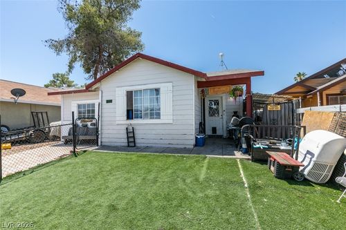 868 Shrubbery Ln, Las Vegas, NV, 89110-2137 | Card Image