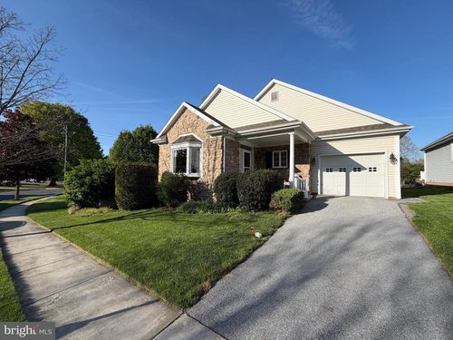 428 Haymarket Ln, LITITZ, PA, 17543-9394 | Card Image