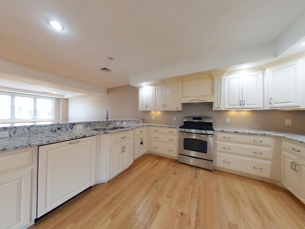 Residential Lease in Newton