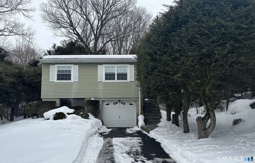 18 Brighton St, Danbury, CT, 06811-3104 | Card Image