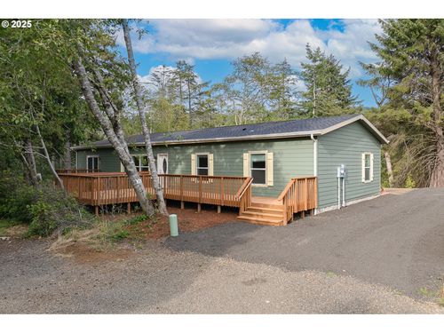 352 N Falcon St, Rockaway Beach, OR, 97136-9436 | Card Image