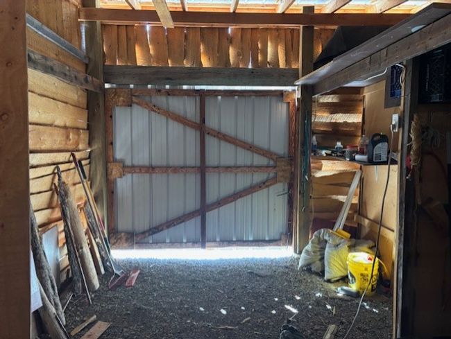 View of garage | Image 20